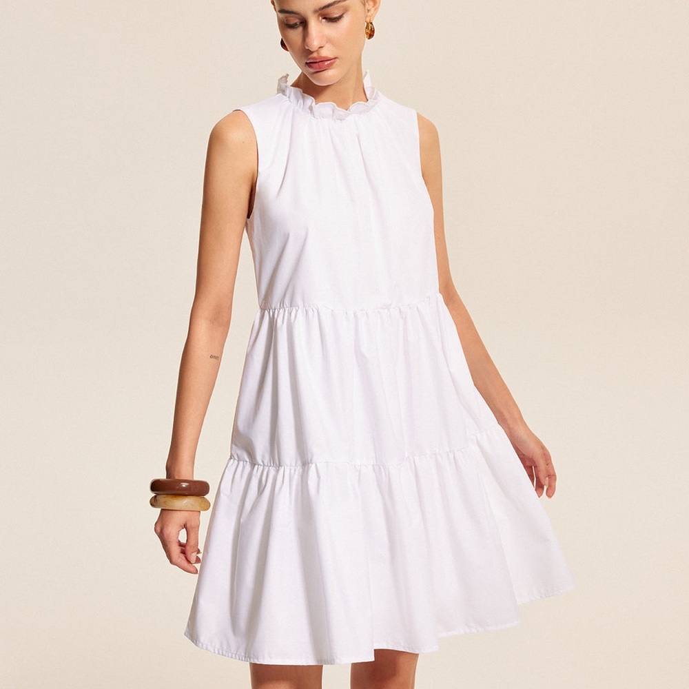 Elegant White Sleeveless Dress